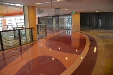 瓷磚褪色破裂不用怕？看環(huán)保地坪涂料施工廠怎么做？